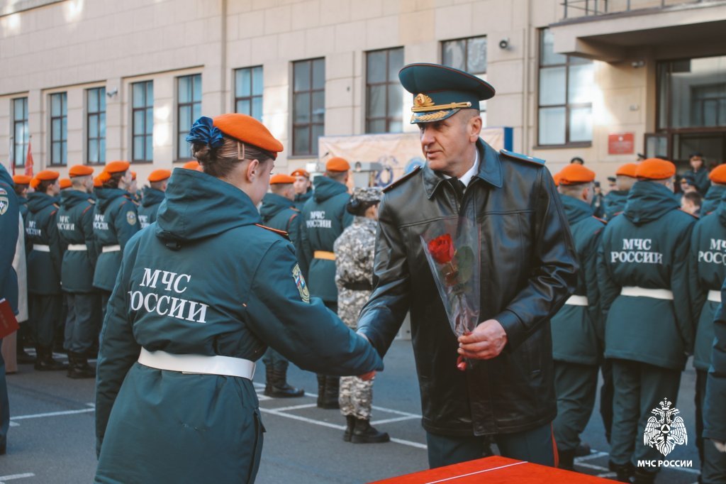 Начальник института принял участие в торжественной церемонии приведения к Присяге курсантов первого курса в Санкт-Петербургском университете ГПС МЧС России Начальник института принял участие в торжественной церемонии приведения к Присяге курсантов первого курса в Санкт-Петербургском университете ГПС МЧС России