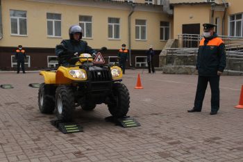 На территории института прошла демонстрация внедорожной мототранспортной техники