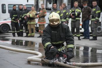 В Уральском институте ГПС МЧС России прошли соревнования по пожарно-спасательному спорту среди личного состава факультетов