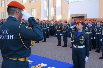 В институте состоялось награждение участников Парада Победы