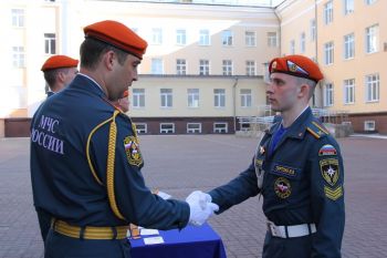 В институте состоялось награждение участников Парада Победы