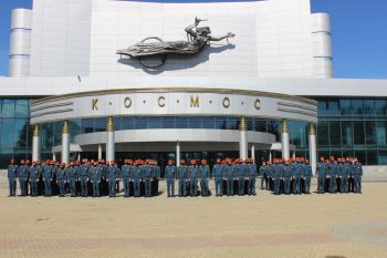 Участники Парада Победы посетили фестиваль кино «Герои большой страны» 