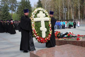 Курсанты почтили память погибших воинов на Широкореченском мемориале