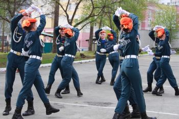 Творческие коллективы вуза выступили для ветеранов войны и труда