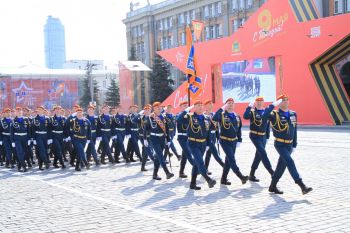 Уральский институт ГПС МЧС России стал участником военного Парада Победы