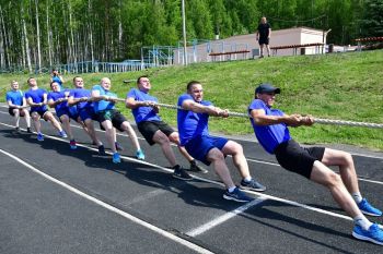 Курсанты и офицеры вуза приняли участие в спортивном празднике в честь юбилея Уральского юридического института МВД России