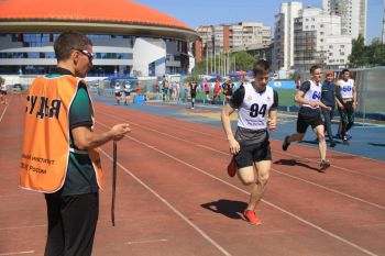 Среди спортсменов вуза состоялись соревнования по легкой атлетике, посвященные Дню России