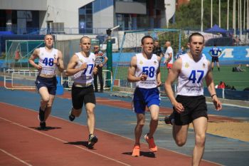 Среди спортсменов вуза состоялись соревнования по легкой атлетике, посвященные Дню России