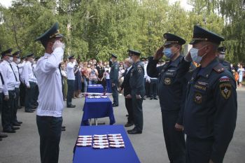 Выпускники 2021 года заложили памятные плиты и получили лейтенантские погоны 