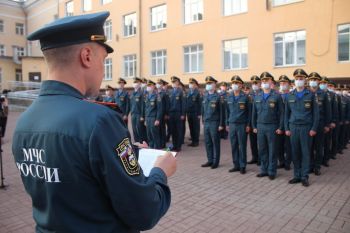 Выпускники 2021 года заложили памятные плиты и получили лейтенантские погоны 