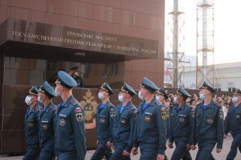 Выпускники 2021 года заложили памятные плиты и получили лейтенантские погоны 