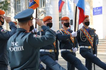 В институте отпраздновали День Российского флага   