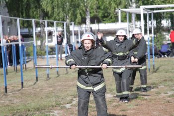 Первокурсники успешно преодолели испытания на право ношения оранжевого берета