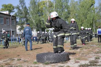 Первокурсники успешно преодолели испытания на право ношения оранжевого берета