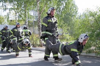 Первокурсники успешно преодолели испытания на право ношения оранжевого берета