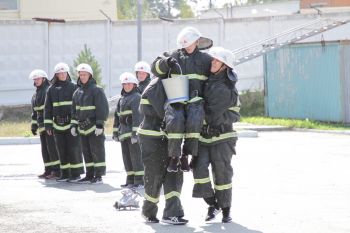 Первокурсники успешно преодолели испытания на право ношения оранжевого берета