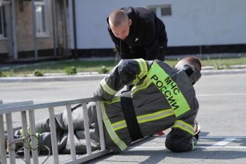 Первокурсники успешно преодолели испытания на право ношения оранжевого берета