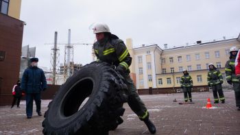 Курсанты и студенты отметили День защитника Отечества