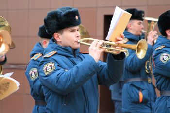 В праздничный день курсанты и студенты проверяли силу и выносливость, участвуя в соревнованиях