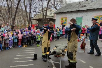 Дошкольники почувствовали себя настоящими пожарными