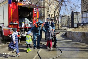 Дошкольники почувствовали себя настоящими пожарными