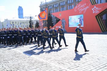 Парадные расчеты института приняли участие в параде Победы