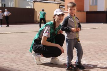 Личный состав института поздравил детей с праздником