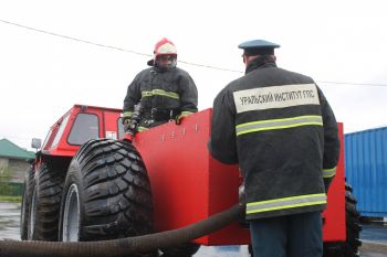 На территории загородной базы прошли испытания снегоболотохода «ФЕНИКС»