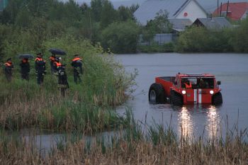 На территории загородной базы прошли испытания снегоболотохода «ФЕНИКС»