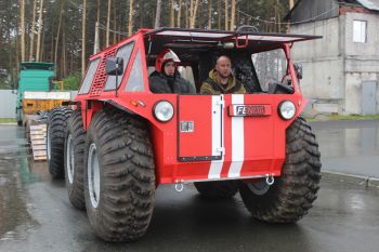 На территории загородной базы прошли испытания снегоболотохода «ФЕНИКС»