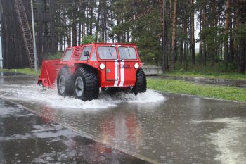 На территории загородной базы прошли испытания снегоболотохода «ФЕНИКС»