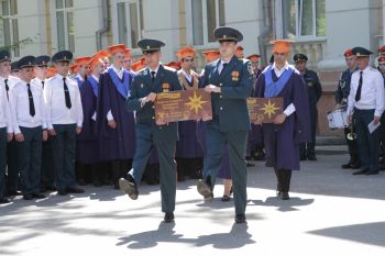 Молодым специалистам вручили погоны лейтенантов