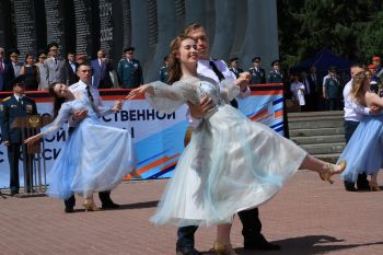 В Екатеринбурге «Брошены вверх монеты!»