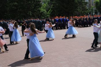 В Екатеринбурге «Брошены вверх монеты!»