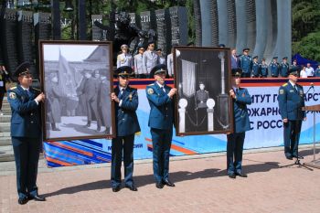 В Екатеринбурге «Брошены вверх монеты!»