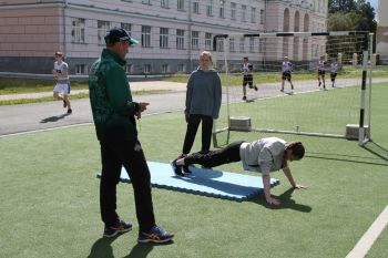 Кандидаты на обучение в вуз сдают дополнительные вступительные испытания 