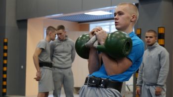 В День народного единства в институте прошли соревнования по гиревому спорту