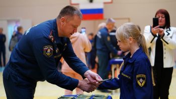 Учащимся подшефных  кадетских классов вручили первые погоны