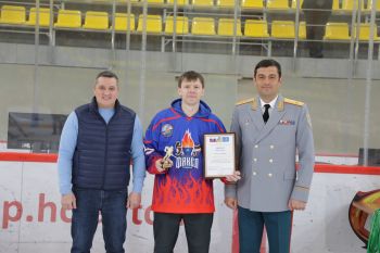 В Свердловской области состоялся II межрегиональный турнир по хоккею с шайбой среди команд чрезвычайного ведомства