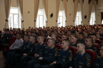 Личный состав института встретился с военным корреспондентом 