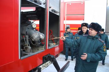 Выпускники познакомились с деятельностью подразделения специального управления федеральной противопожарной службы 