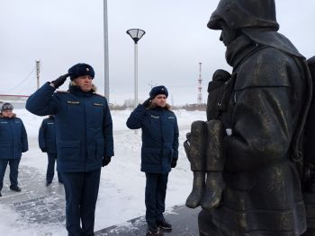 Научно исследовательская группа Уральского института ГПС МЧС России прибыла в г.Новый Уренгой