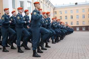 В Уральском институте ГПС МЧС России проведен смотр строя и песни среди обучающихся 