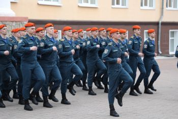 В Уральском институте ГПС МЧС России проведен смотр строя и песни среди обучающихся 