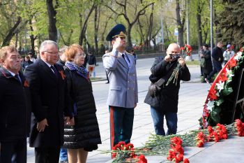 Начальник института Александр Тарарыкин принял участие в церемонии возложения цветов