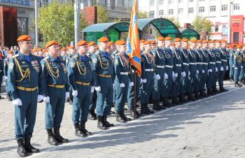 Личный состав вуза принял участие в военном Параде Победе