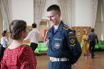 Личный состав вуза принял участие в Танцевальном вечере в честь Дня Победы