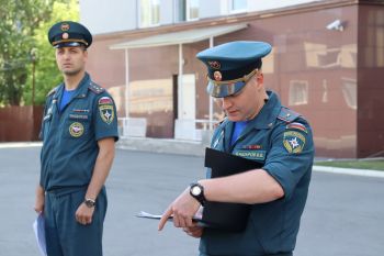 Умение принимать мгновенные решения, быть примером для личного состава - качества, которыми должен обладать командир.