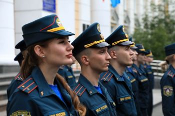 В образовательной организации состоялась традиционная вечерняя поверка выпускников