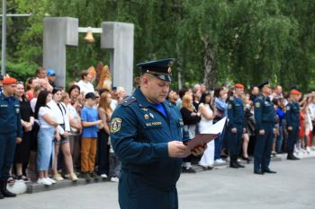 В образовательной организации состоялась традиционная вечерняя поверка выпускников